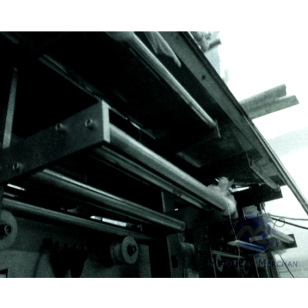 Selladora automática para líquidos modelo EAL 01A Estructura en acero inoxidable 304 calibre 16 Tanque capacidad para 100 litros con control de llenado